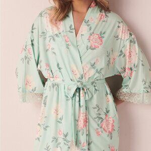 La Vie En Rose Floral Lace Trim Robe - Mint Green